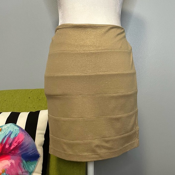 Express Metallic Gold Knit Mini Skirt NEW 2 - Picture 2 of 5